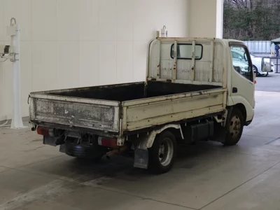 Toyota DYNA  с аукциона в Японии