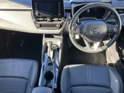 Toyota COROLLA SPORT  с аукциона в Японии