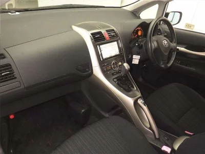 Toyota AURIS  с аукциона в Японии