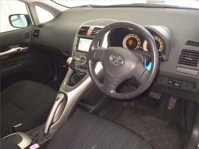 Toyota AURIS  с аукциона в Японии