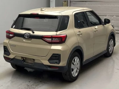 Toyota RAIZE  с аукциона в Японии