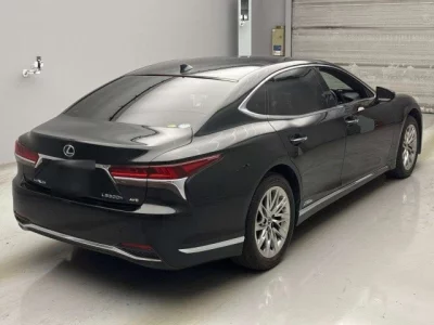 Lexus LS  с аукциона в Японии