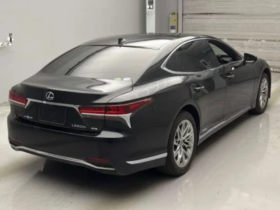 Lexus LS  с аукциона в Японии