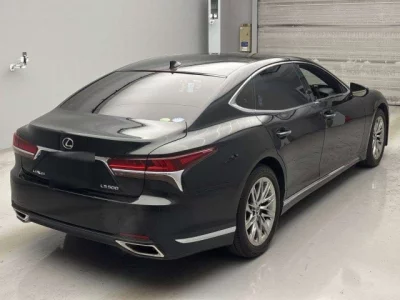 Lexus LS  с аукциона в Японии