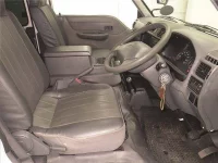 Mitsubishi DELICA лот № 8605 оценка 3  с аукциона в Японии 4