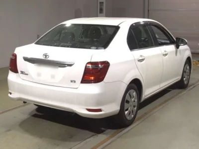 Toyota COROLLA AXIO  с аукциона в Японии