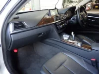 BMW 3-Series лот № 372 оценка 4  с аукциона в Японии 2