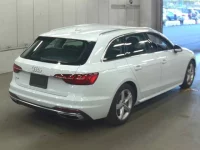 Audi A4 лот № 371 оценка 4.5  с аукциона в Японии 1