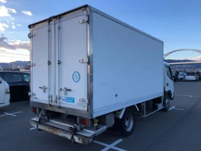 Toyota DYNA  с аукциона в Японии