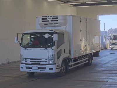Isuzu FORWARD  с аукциона в Японии