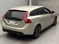 Volvo V60 лот № 5005 оценка RA  с аукциона в Японии 1