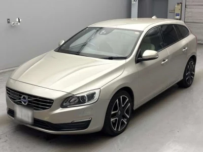 Volvo V60  с аукциона в Японии