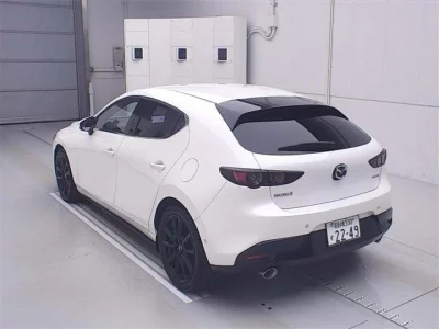 Mazda MAZDA3  с аукциона в Японии