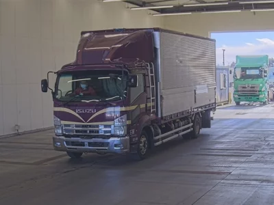 Isuzu FORWARD  с аукциона в Японии