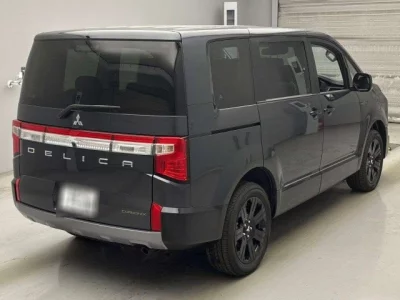 Mitsubishi DELICA D5