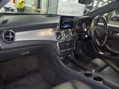 Mercedes-Benz GLA CLASS