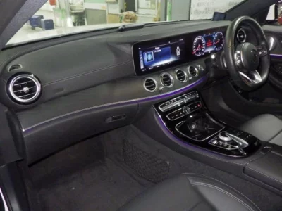 Mercedes-Benz E CLASS  с аукциона в Японии