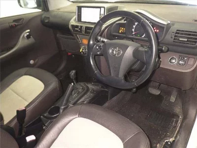 Toyota IQ  с аукциона в Японии