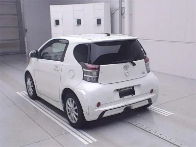 Toyota IQ  с аукциона в Японии