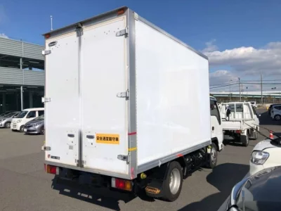 Isuzu ELF  с аукциона в Японии