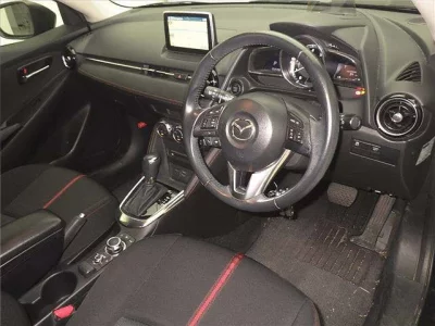 Mazda DEMIO  с аукциона в Японии