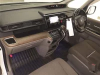 Honda STEP WAGON лот № 60053 оценка 4.5  с аукциона в Японии 3