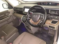 Honda STEP WAGON лот № 60053 оценка 4.5  с аукциона в Японии 2