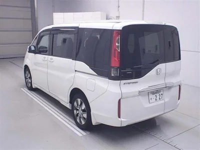 Honda STEP WAGON  с аукциона в Японии