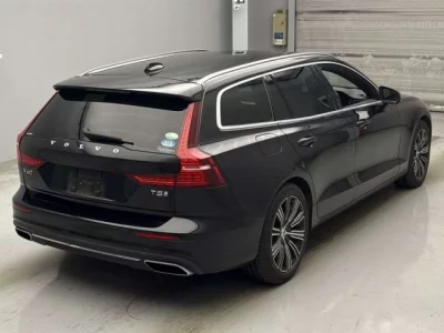 Volvo V60  с аукциона в Японии