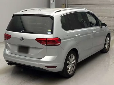 Volkswagen GOLF TOURAN