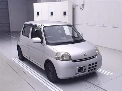 Daihatsu Esse