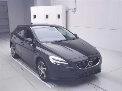 Volvo V40  с аукциона в Японии