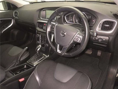 Volvo V40  с аукциона в Японии