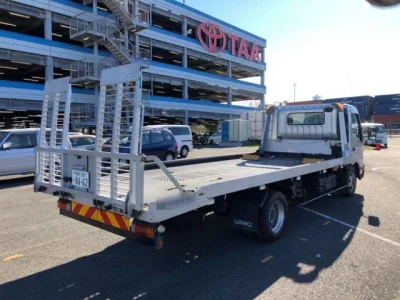 Toyota DYNA  с аукциона в Японии