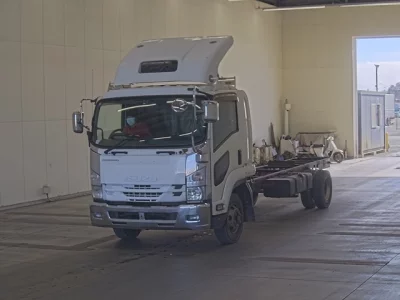 Isuzu FORWARD  с аукциона в Японии