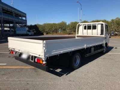 Toyota DYNA  с аукциона в Японии