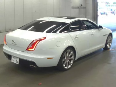 Jaguar XJ SERIES  с аукциона в Японии