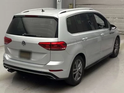 Volkswagen GOLF TOURAN
