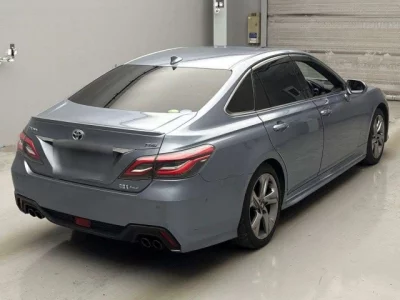 Toyota CROWN  с аукциона в Японии