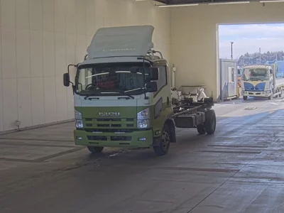 Isuzu FORWARD  с аукциона в Японии