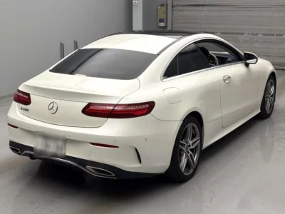 Mercedes-Benz E CLASS  с аукциона в Японии