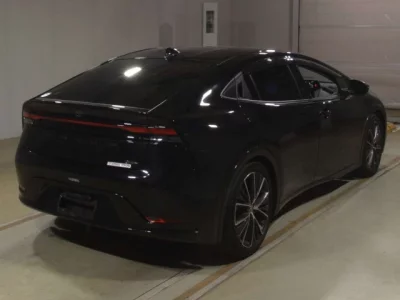 Toyota PRIUS  с аукциона в Японии