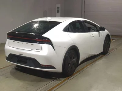 Toyota PRIUS  с аукциона в Японии