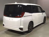 Toyota NOAH лот № 2230 оценка 4.5  с аукциона в Японии 1