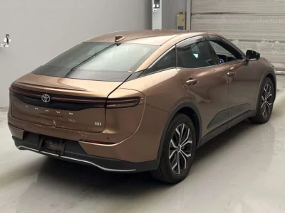 Toyota CROWN CROSSOVER  с аукциона в Японии