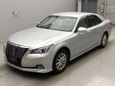 Toyota CROWN  с аукциона в Японии