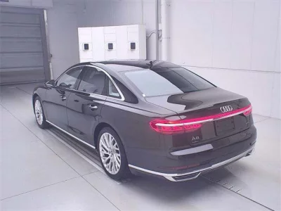 Audi A8  с аукциона в Японии