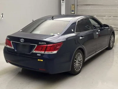 Toyota CROWN  с аукциона в Японии