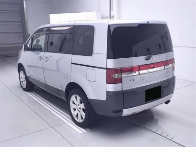 Mitsubishi DELICA D5