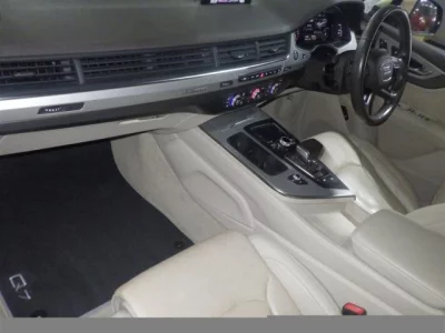 Audi Q7  с аукциона в Японии